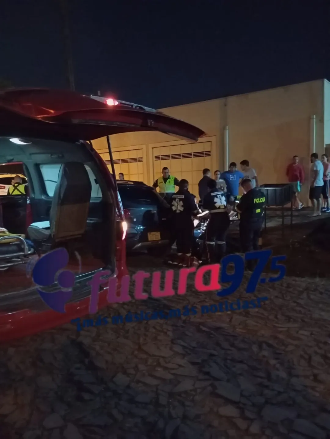 Motociclista sufre lesiones  en la cabeza tras accidente en el Barrio Virgen de Caacupé