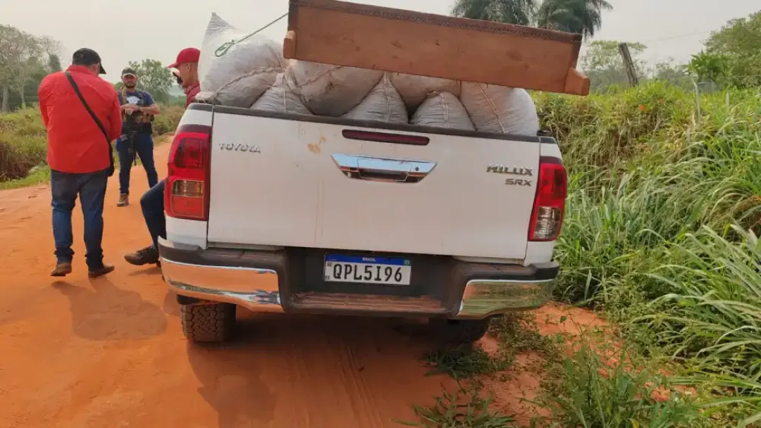 Senad intercepta lujosa camioneta con 200 kilos de marihuana