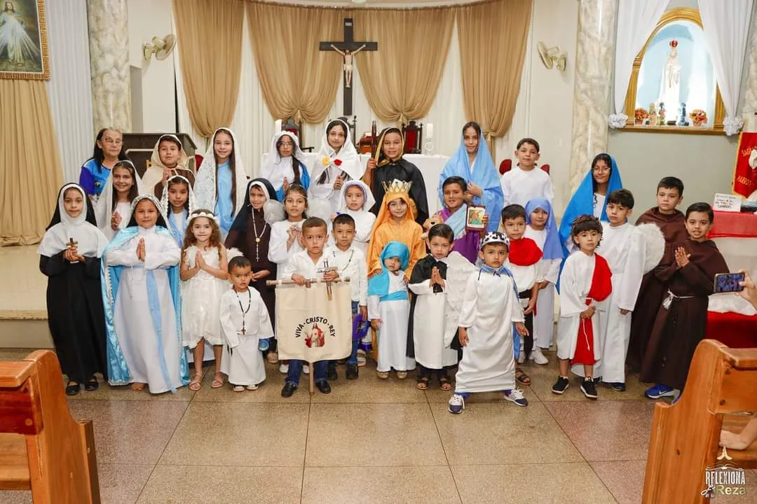 Celebración del Día de todos los Santos en la Parroquia Nuestra Señora de Fátima