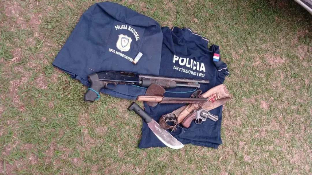 Enfrentamiento entre policías y supuestos delincuentes deja dos heridos en Horqueta