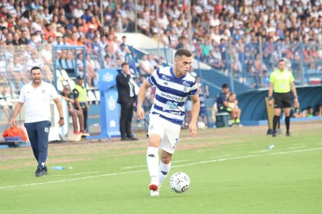 Elías Alfonso, jugador del Sportivo 2 de Mayo, molesto con una parte de la afición: "No es justo que nos falten el respeto"