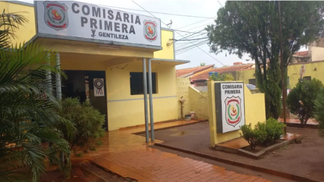 Hurtan motocicleta frente a una vivienda en el barrio María Victoria