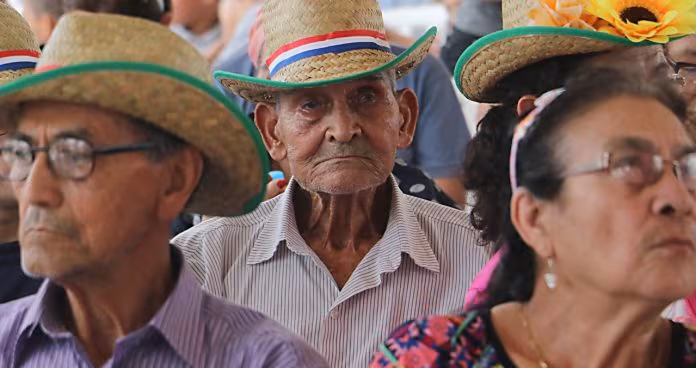 Los 15.000 abuelitos que recibirán la pensión tienen de 90 a 106 años