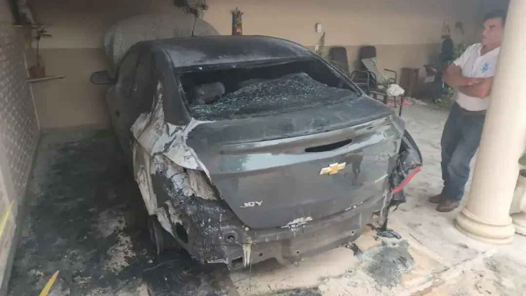 Queman con combustible automóvil de una educadora en Concepción