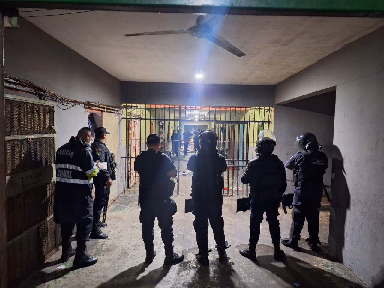 Itapúa: incautan armas, celulares, drogas y dinero durante requisa en el Cereso
