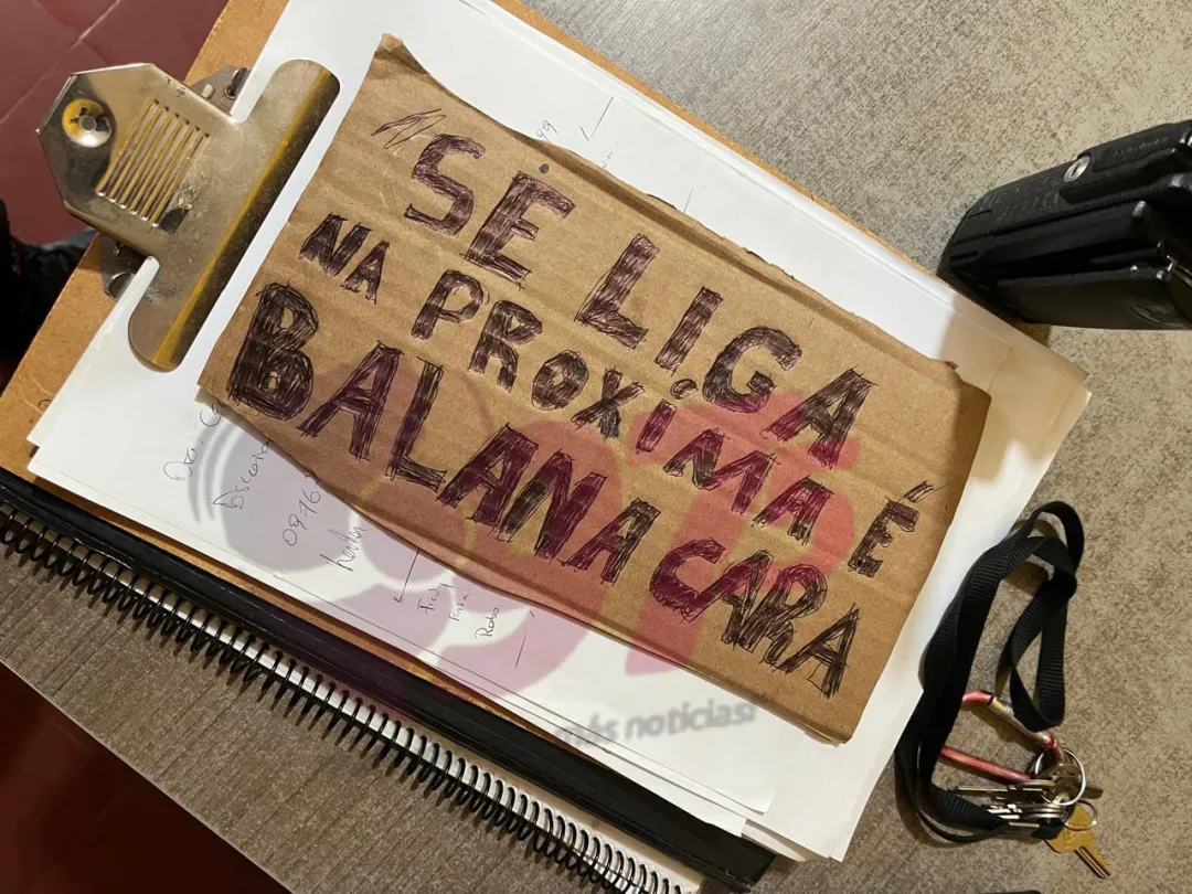 Dejan pancarta de amenaza junto a un explosivo casero en vivienda del Asentamiento San Francisco