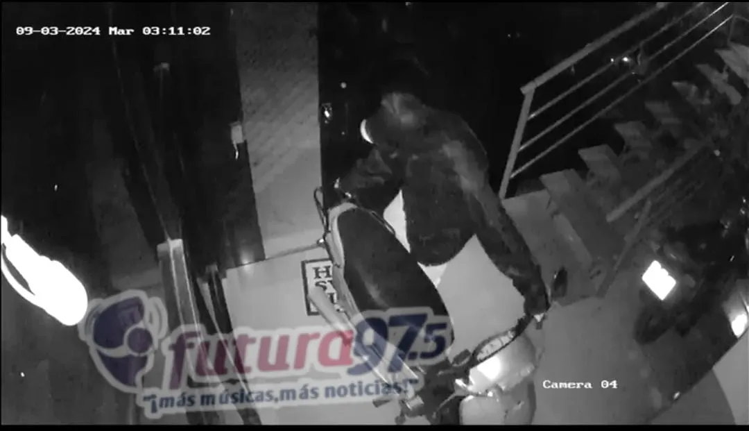 Motocicleta hurtada de un inquilinato en la Fracción Reyes Católicos