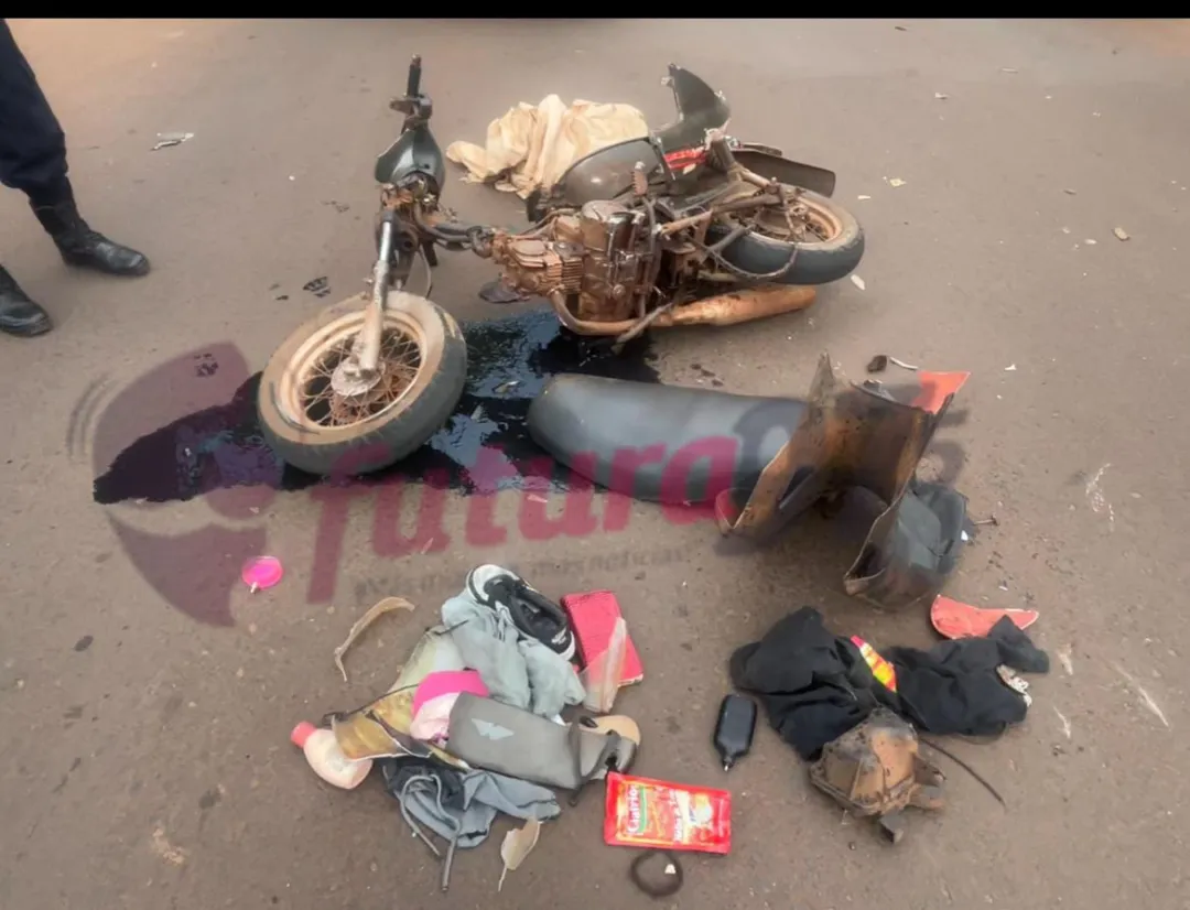 Mujer queda en estado grave tras chocar en moto contra una camioneta en Pedro Juan Caballero