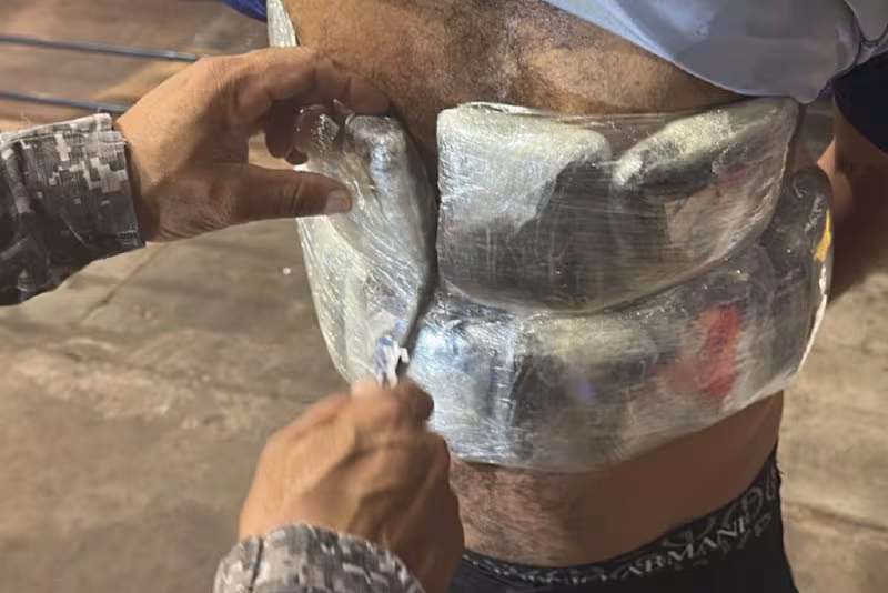 Paraguayo detenido tras intentar cruzar al Brasil con droga pegada al cuerpo