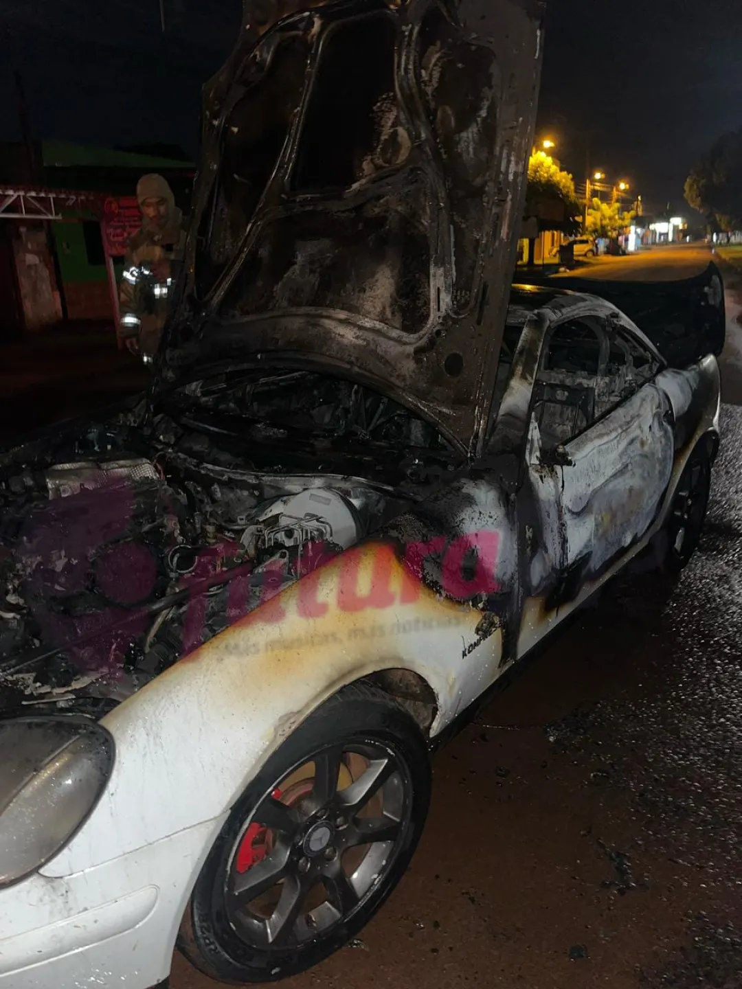 Incendio intencional de vehículo en Barrio Obrero