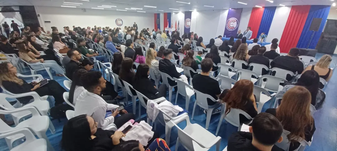 Más de 600 estudiantes presentan sus trabajos finales de graduación en la UCP-PJC