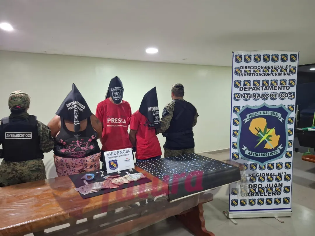 Antinarcóticos detiene a tres personas en un allanamiento en el Barrio General Genes